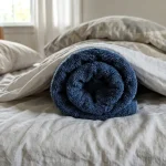 Perché la schiena e l'osso sacro fanno male dopo aver dormito e come un comune asciugamano cambia per sempre il vostro benessere mattutino perche-la-schiena-e-losso-sacro-fanno-male-dopo-aver.webp.webp